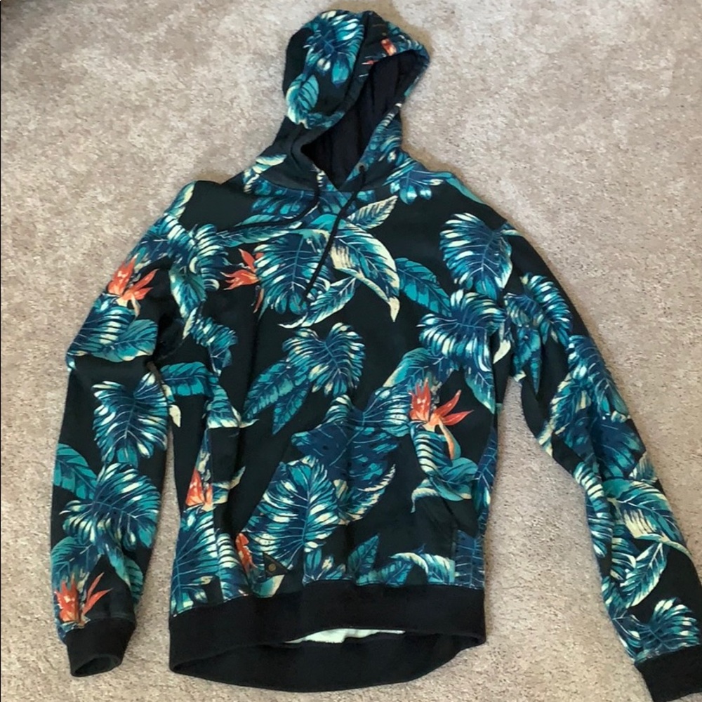 Men’s street wear sweatshirt, size L